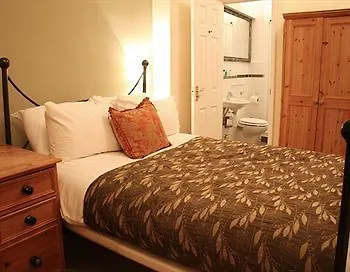 Hamilton'S Hotel Chertsey
